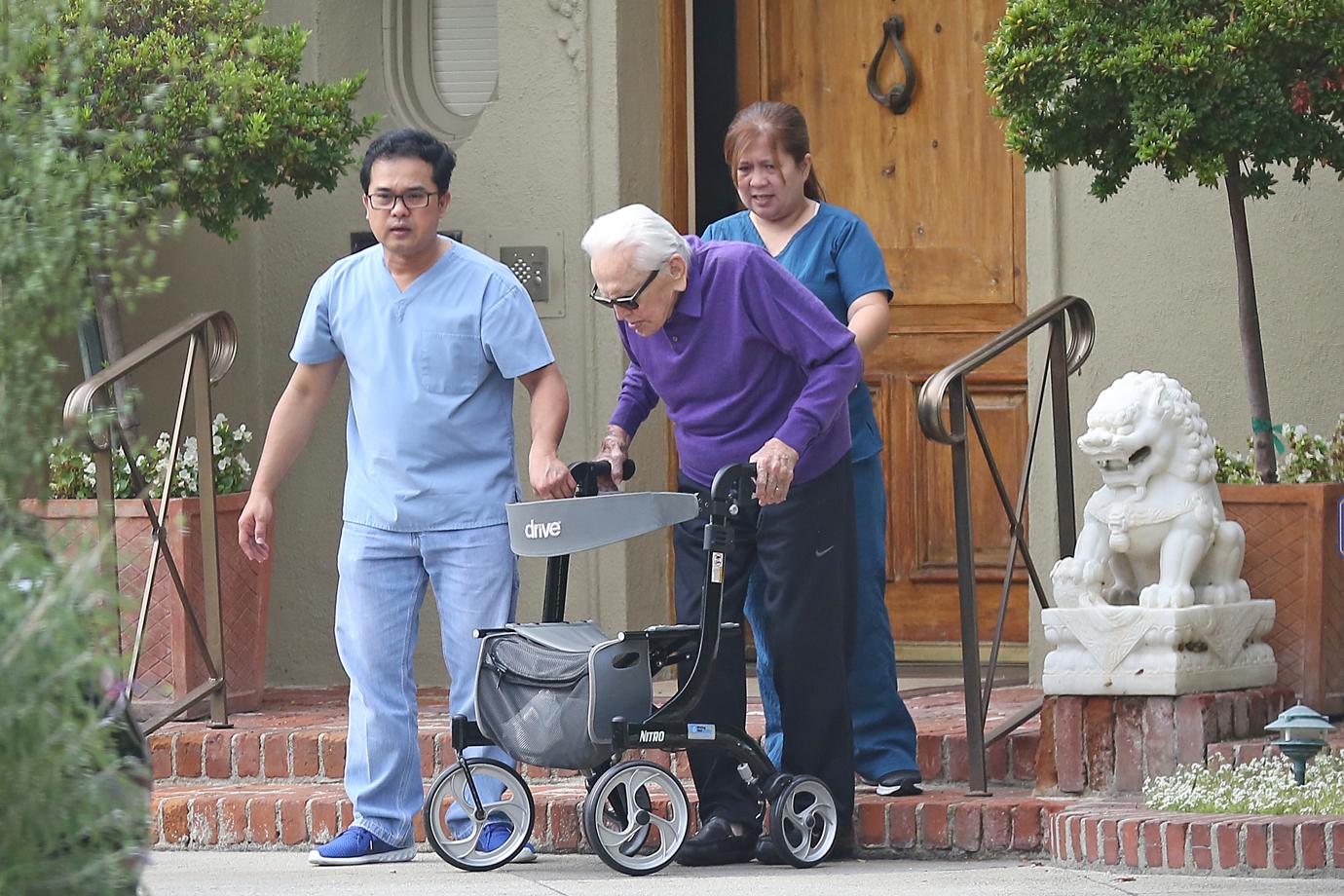 Kirk Douglas – 102-Year-Old Hollywood Legend Goes For A Walk In Beverly Hills