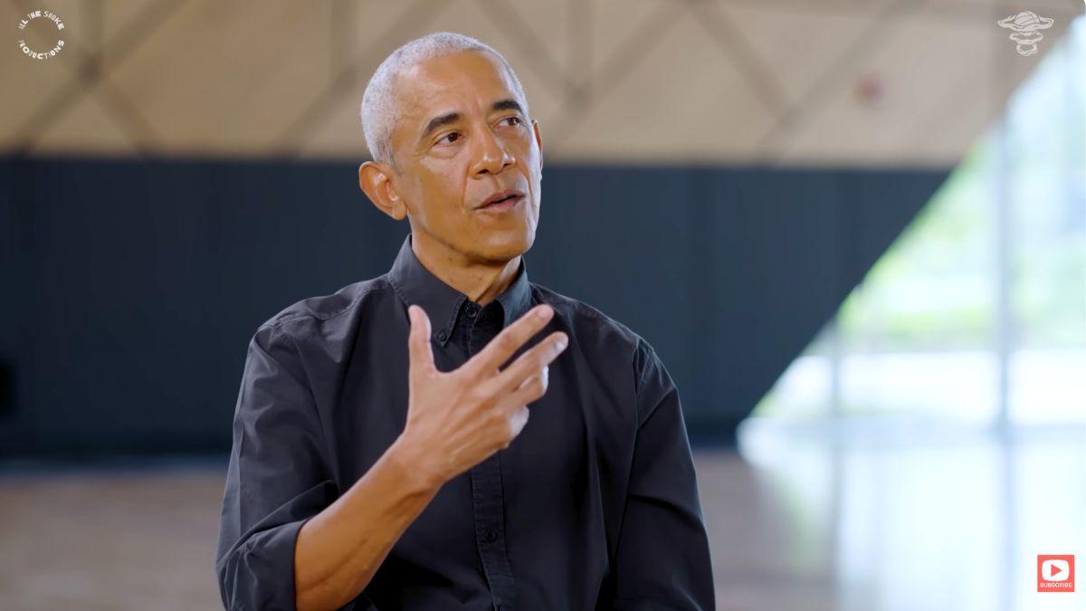 Barack Obama Brutally Mocks Donald Trump for Being 'Obsessed' With Him
