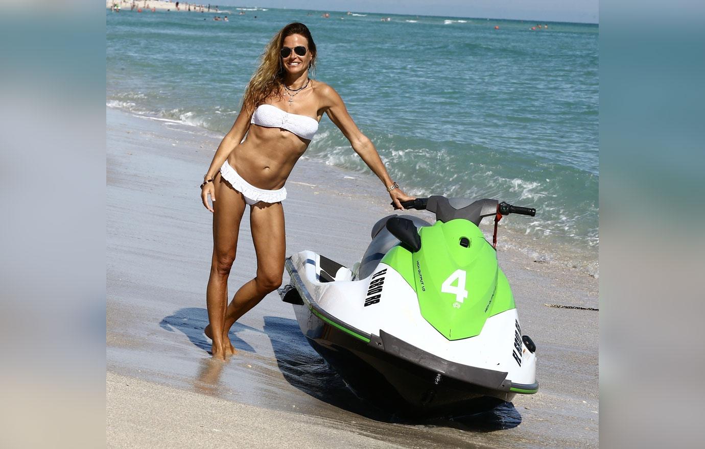 Kelly Bensimon Flaunts Amazing Beach Body