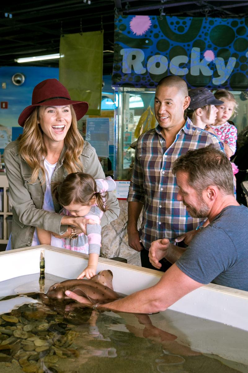 //Stacy Keibler at the SM Aquarium_