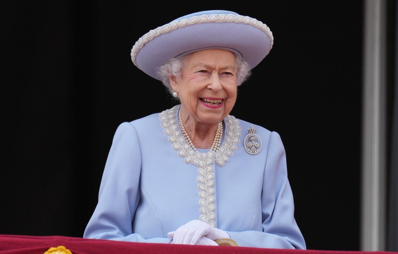 queen elizabeth dies news unfolded world