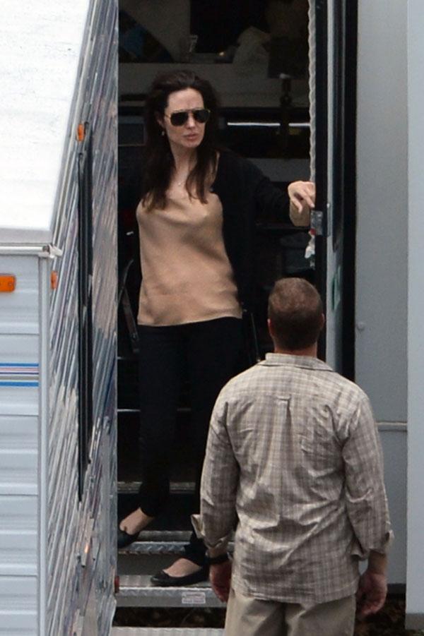 Angelina Jolie​ No Makeup Stressed On Set