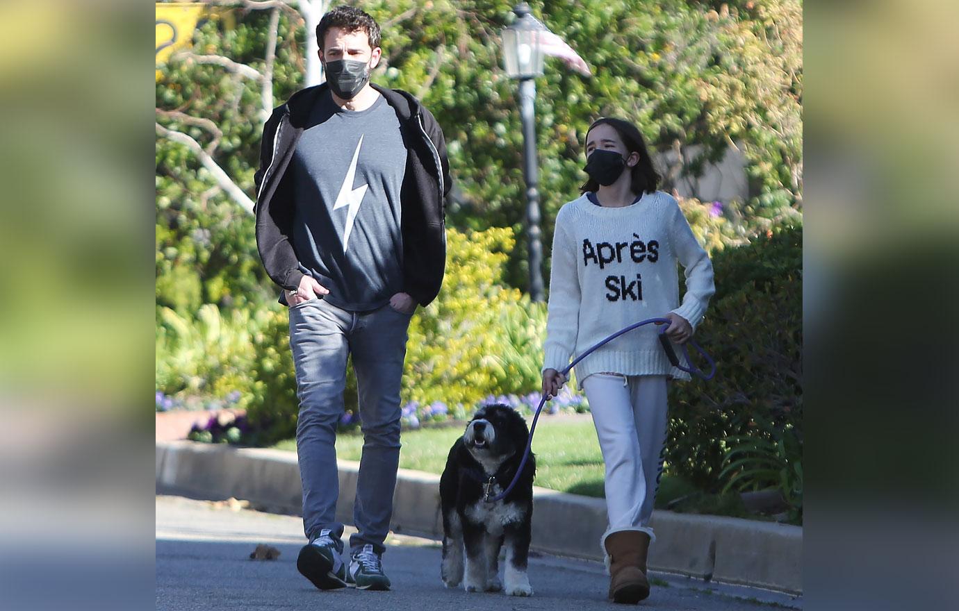 ben affleck poop  dogs photos j lo lunch