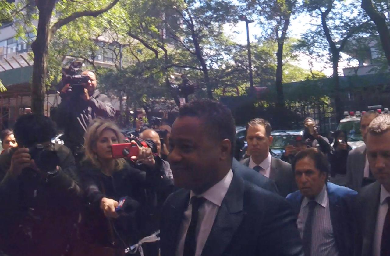 Cuba Gooding Jr. Surrenders Himself while wearing a blue suit To the NYPD On Groping Allegations.