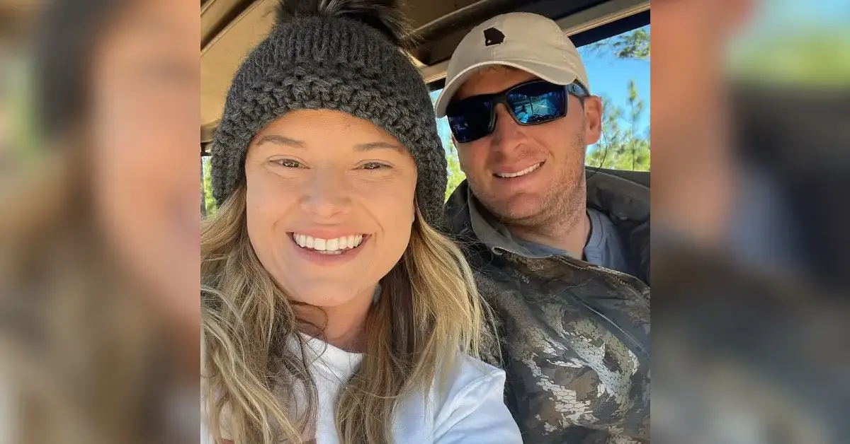 lindsay shiver accuses estranged husband robert contempt violating visitation deal divorce criminal case return from bahamas savannah chrisley