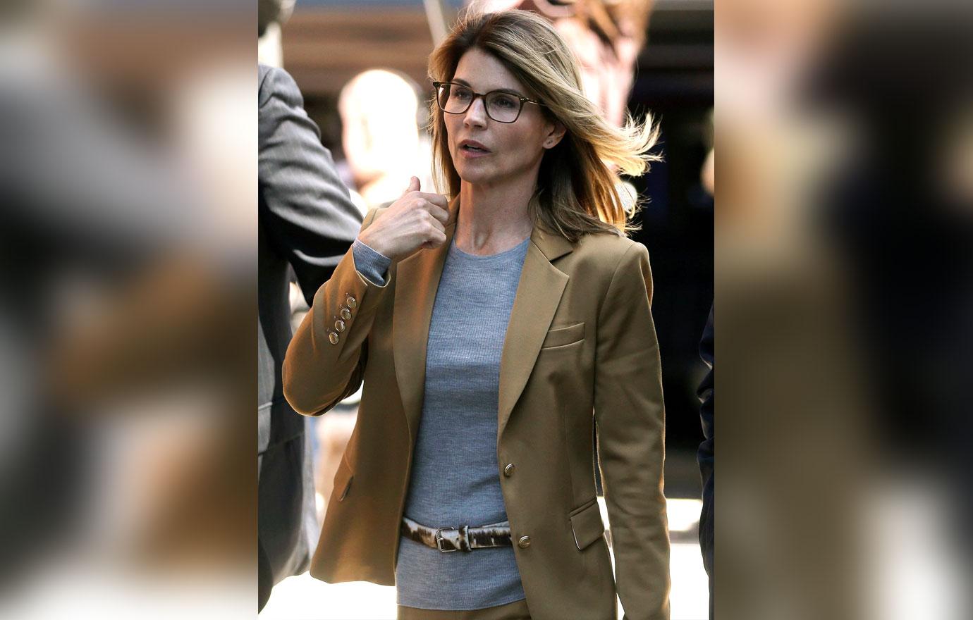 Lori Loughlin Looks Nervous Frail In Court Amid College Admissions Scandal