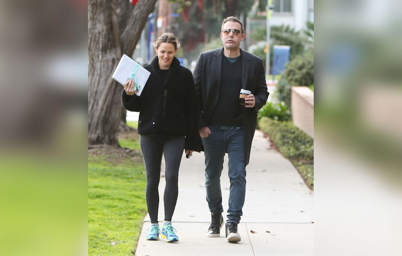 Ben Affleck and Jen Garner Hanging Out