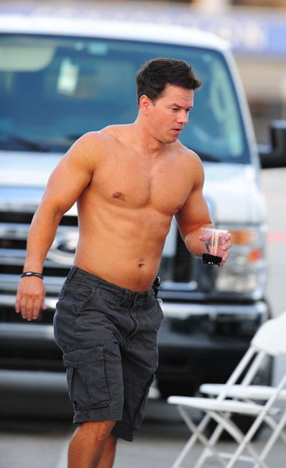 Mark Wahlberg On The Set Of Pain And Gain