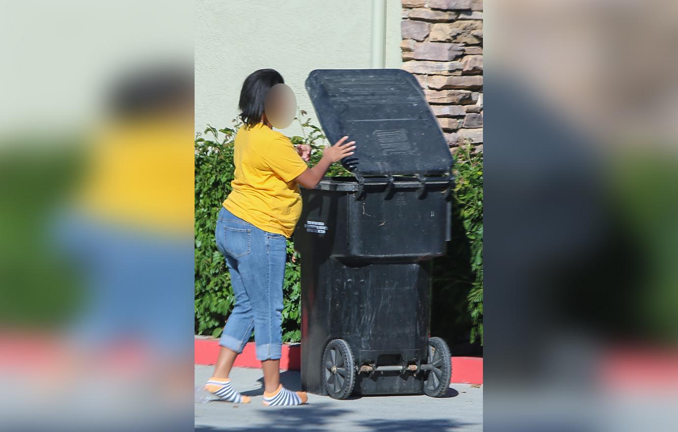 kim kardashian surrogate trash no shoes