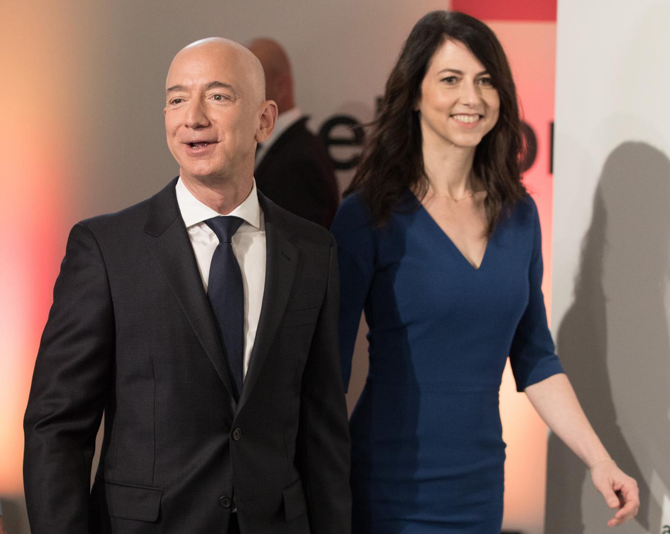 Jeff MacKenzie Bezos Homes Divorce Settlement cheating scandal