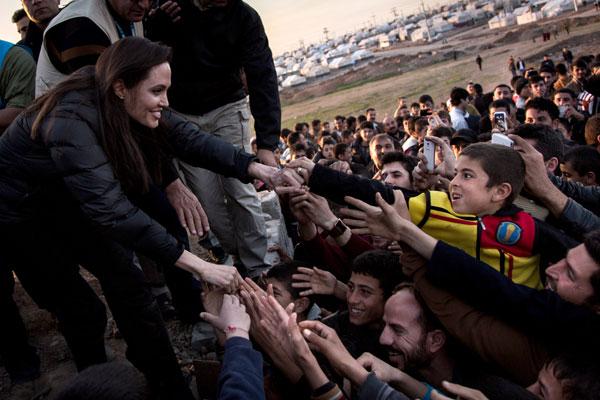 Angelina Jolie Adopt Syrian Orphans Brad Pitt No