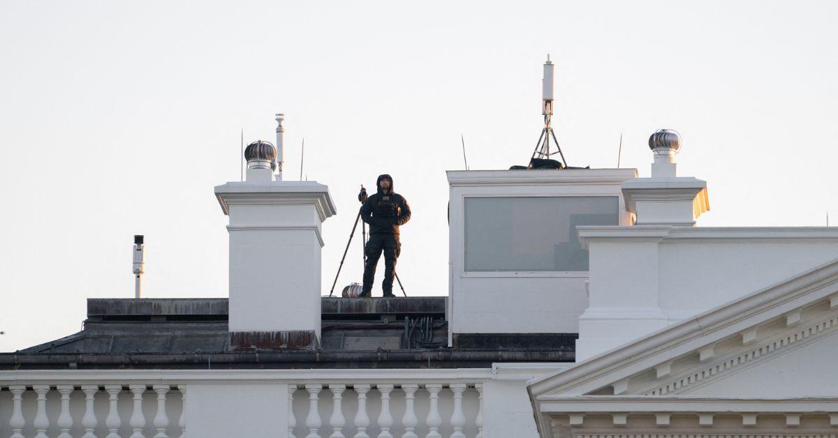 Secret Service sniper on the White House