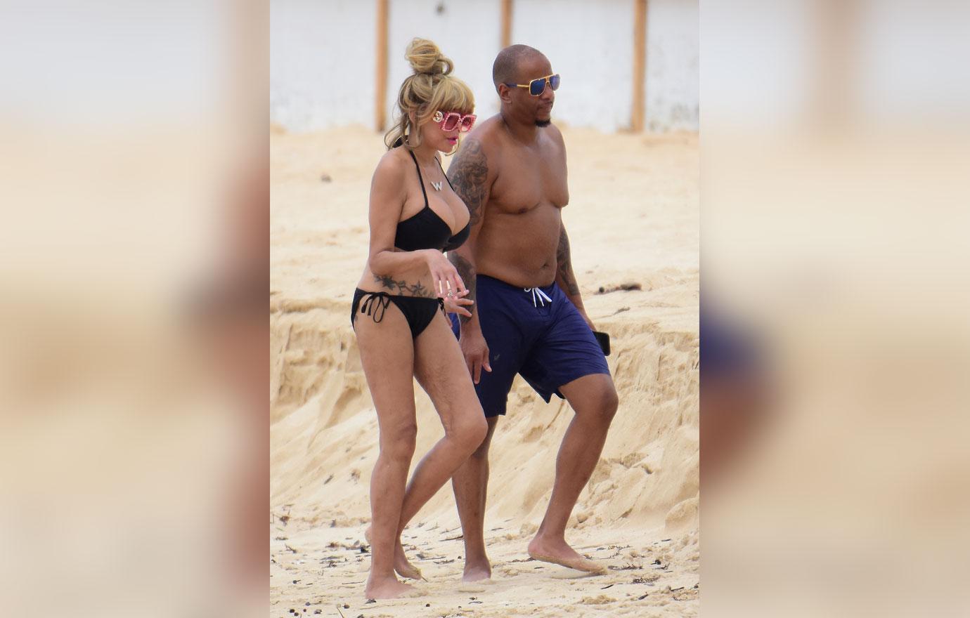 Wendy Williams Curves Bikini