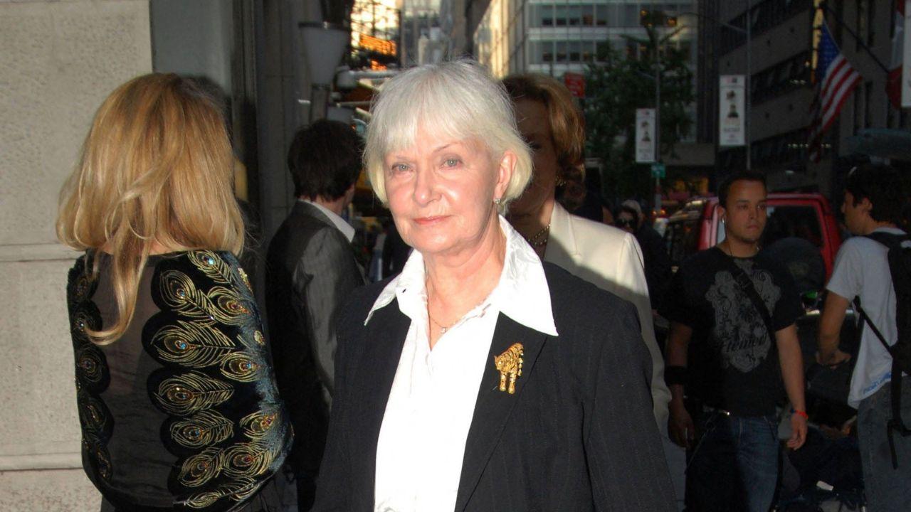 Joanne Woodward's daughters recall their family rock and reflect on the strength that held them together.