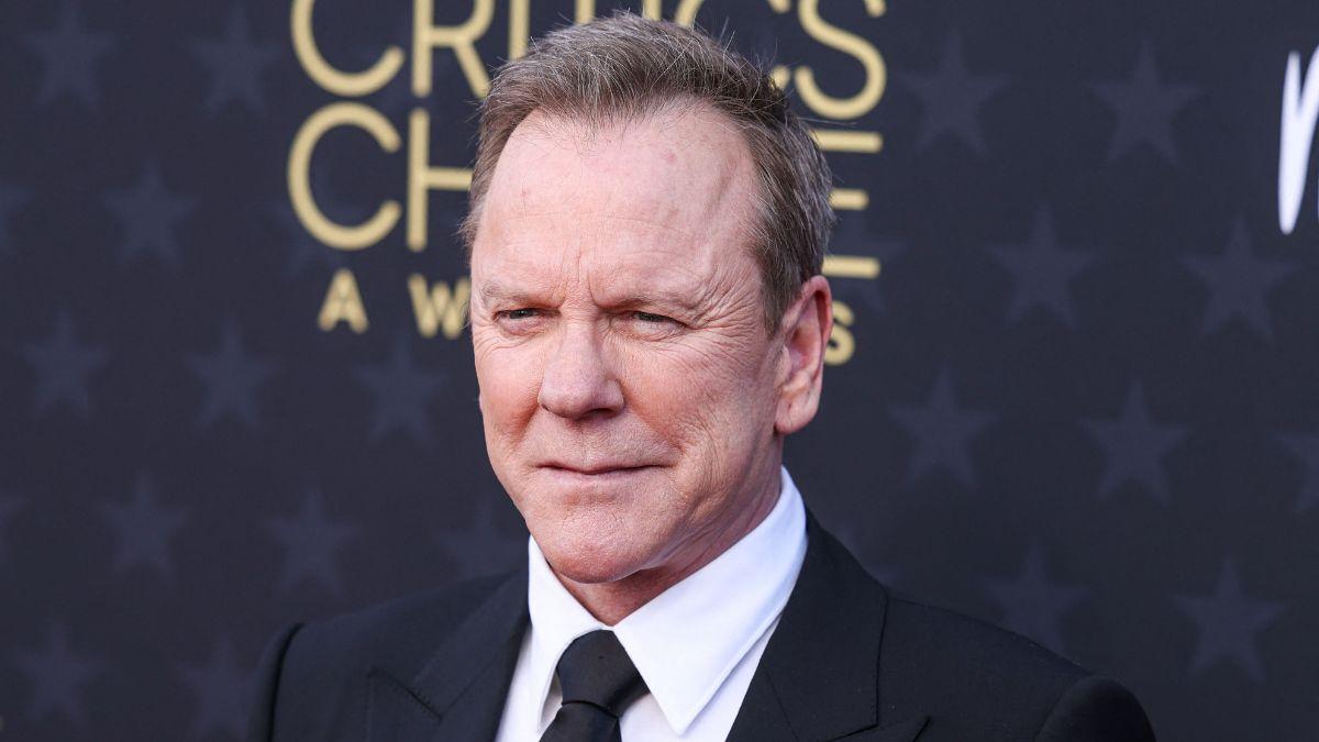 Kiefer Sutherland's pals have urged him to get help after the actor's latest arrest raises concern.