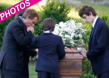 //mary kennedy burial post