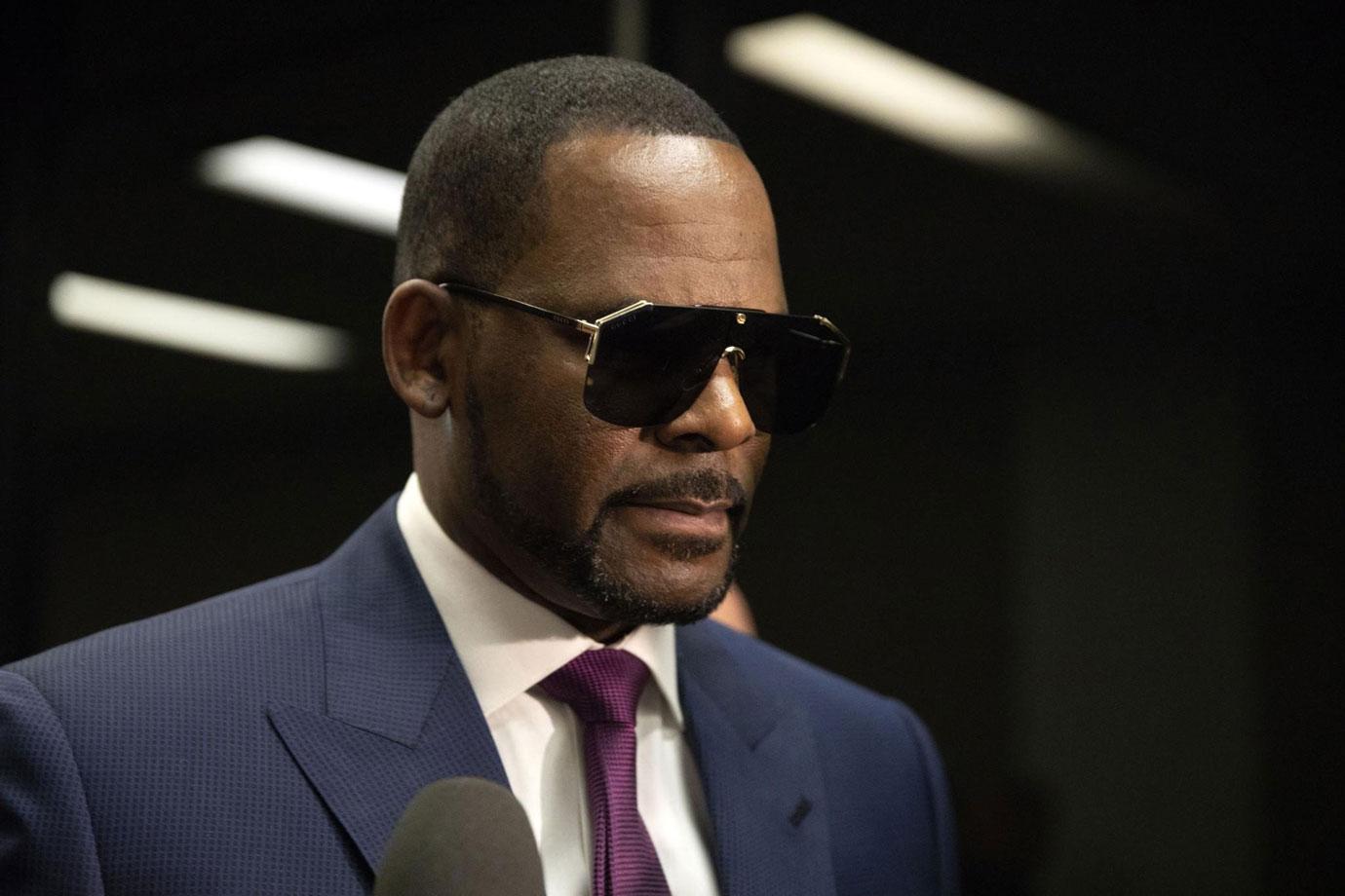 R Kelly Allegedly Forced One Victim To Walk Around Naked While Calling Herself A Stupid Sl T