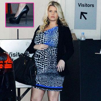 Very Pregnant Jessica Simpson Wears Super High Heels