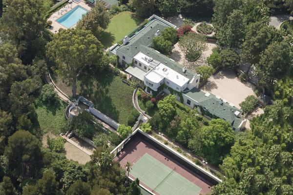 Taylor Swift Buys New Home For 25 Million Dollars Cash