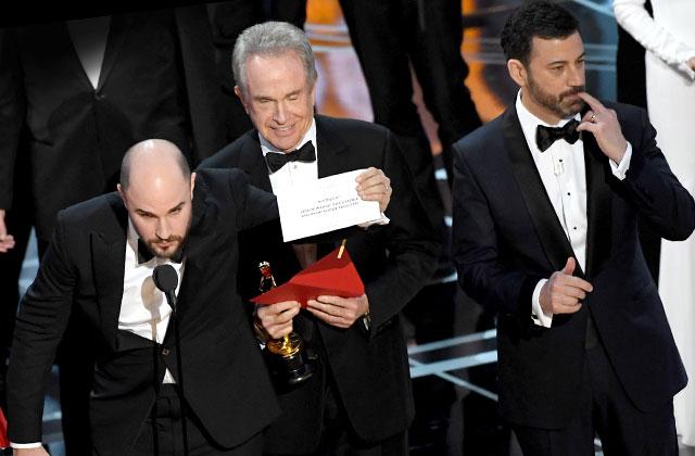 //Oscars Envelope Best Picture Mess Up