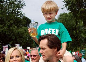 //jenny mccarthy son jim carrey splash