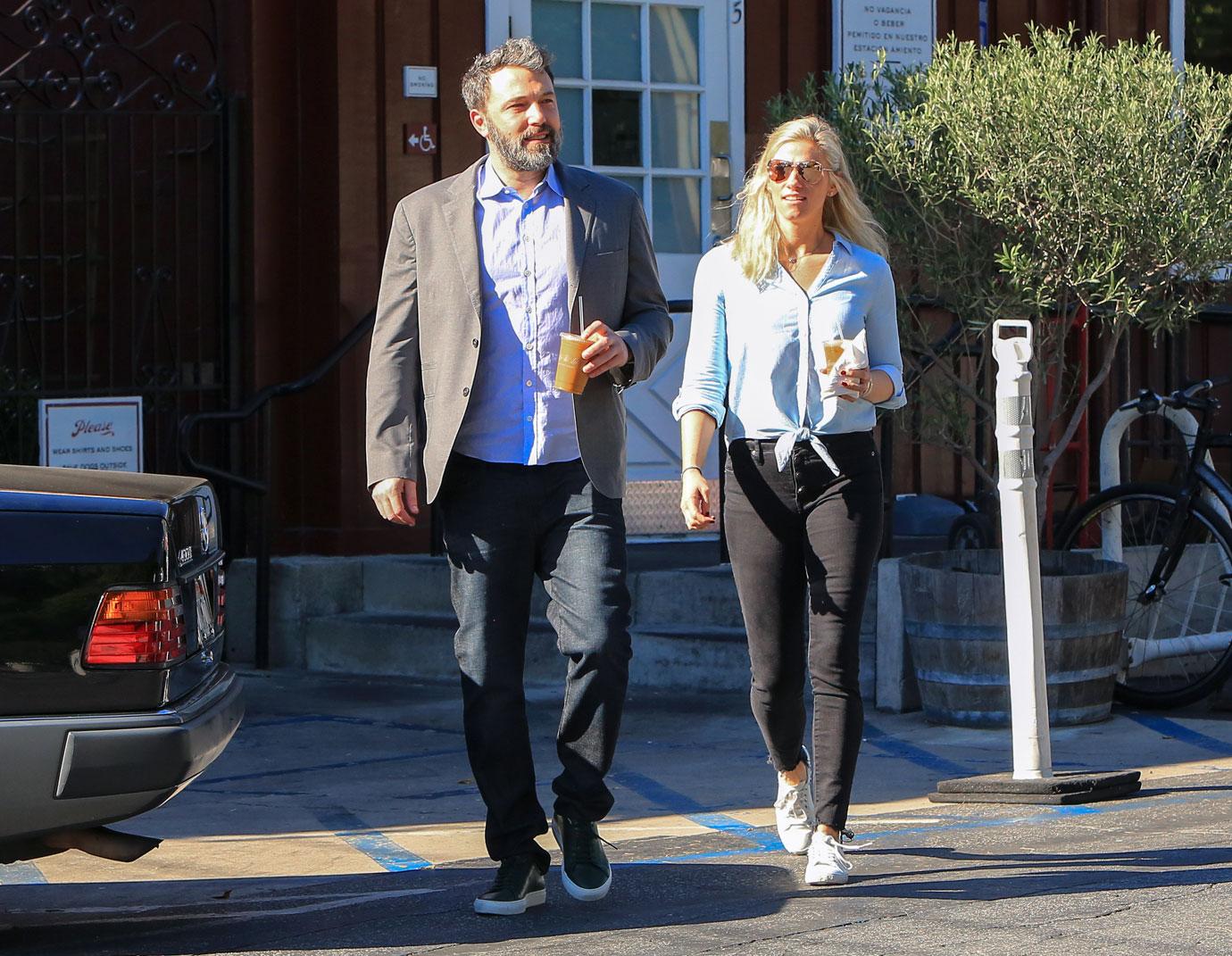 //ben affleck introduces girlfriend lindsay shookus jennifer garner