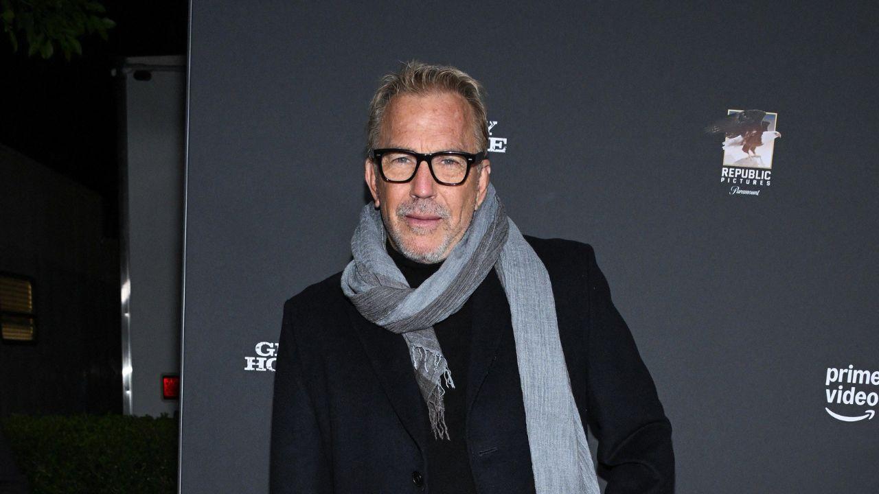 Kevin Costner reportedly found a new romance with a younger girlfriend, according to a media report.