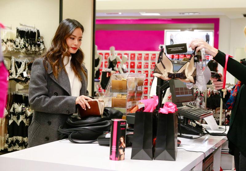 //Jamie Chung Shops Maidenform