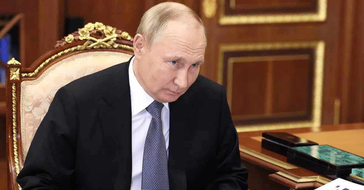 Putin Looks 'Critically Ill' During Nuclear War Warning To Ukraine