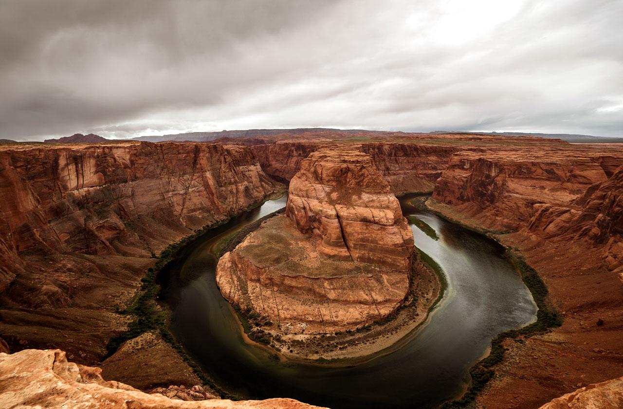 California girl dies fall Arizona landmark