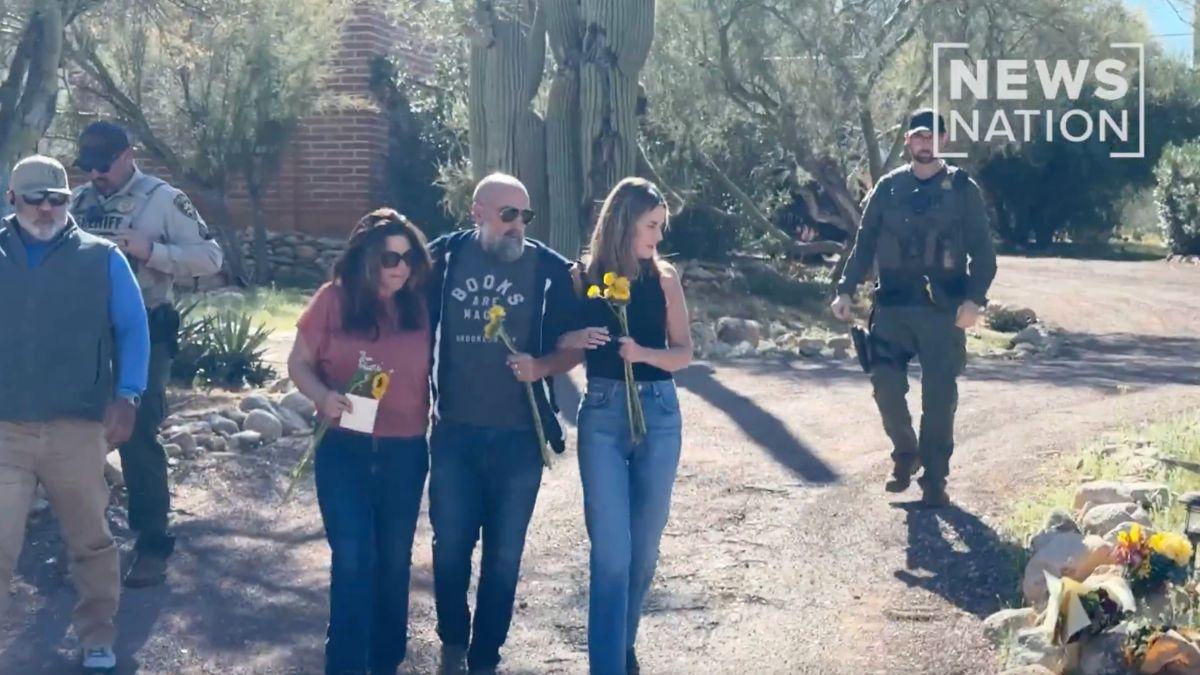 Photo of Savannah Guthrie and siblings