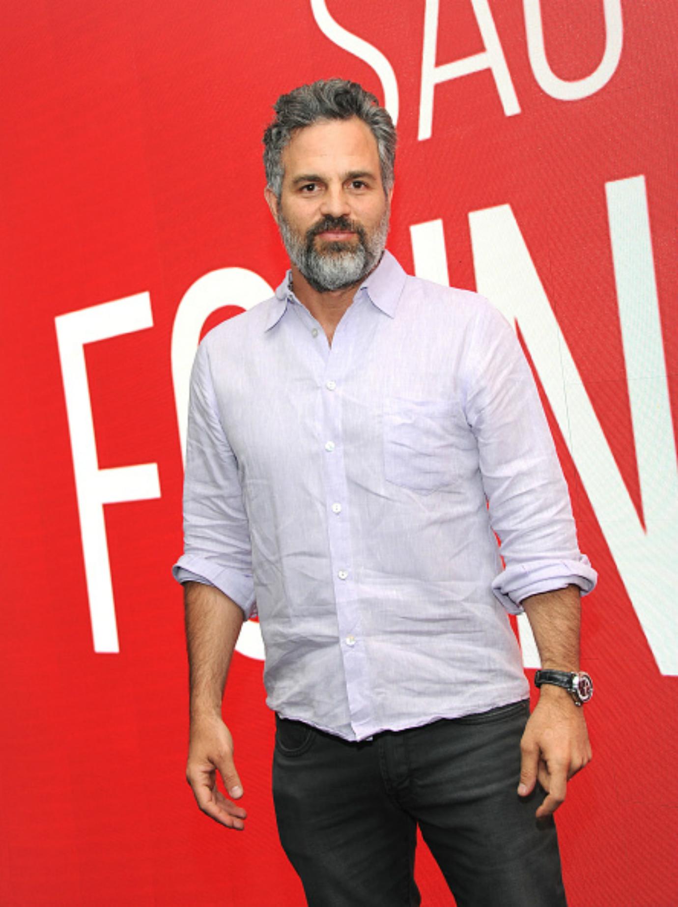 Mark Ruffalo poses on the red carpet