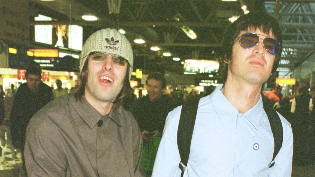 Photo of Noel and Liam Gallagher