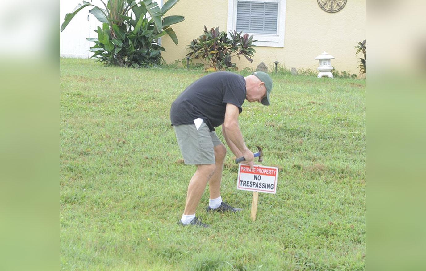 brian laundrie parents christopher roberta not selling florida home sign hoax