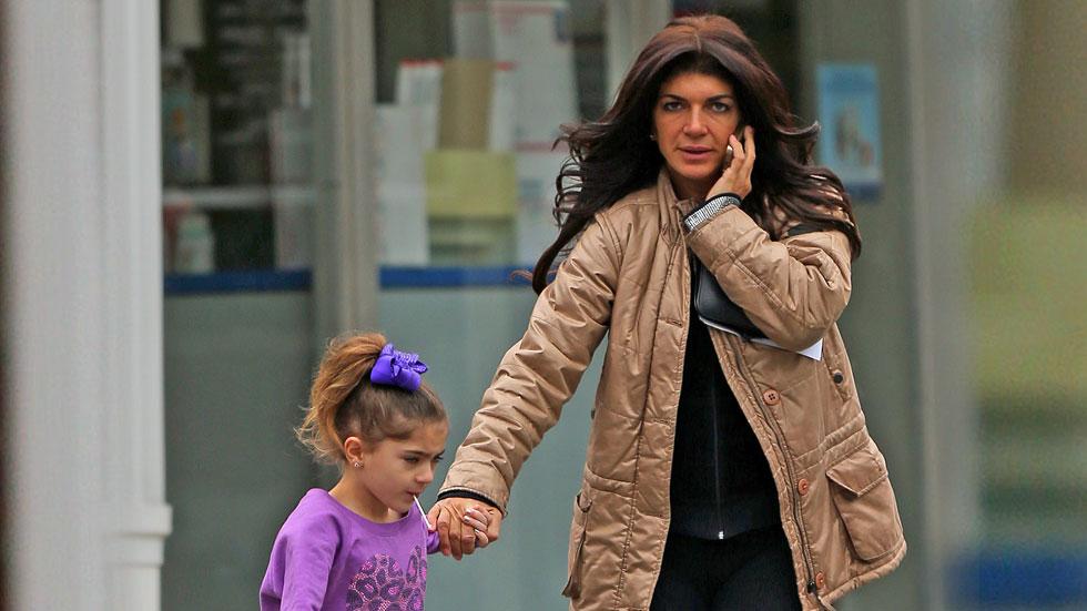 Teresa Giudice At Post Office Before Prison