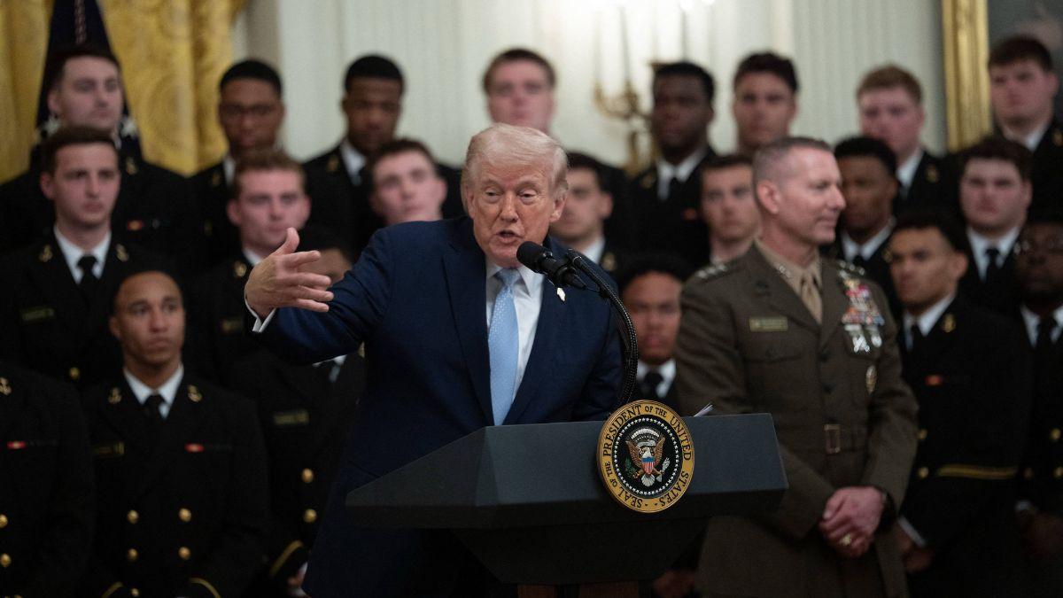 image of This comes after a red rash was seen on Trump's neck earlier this month.