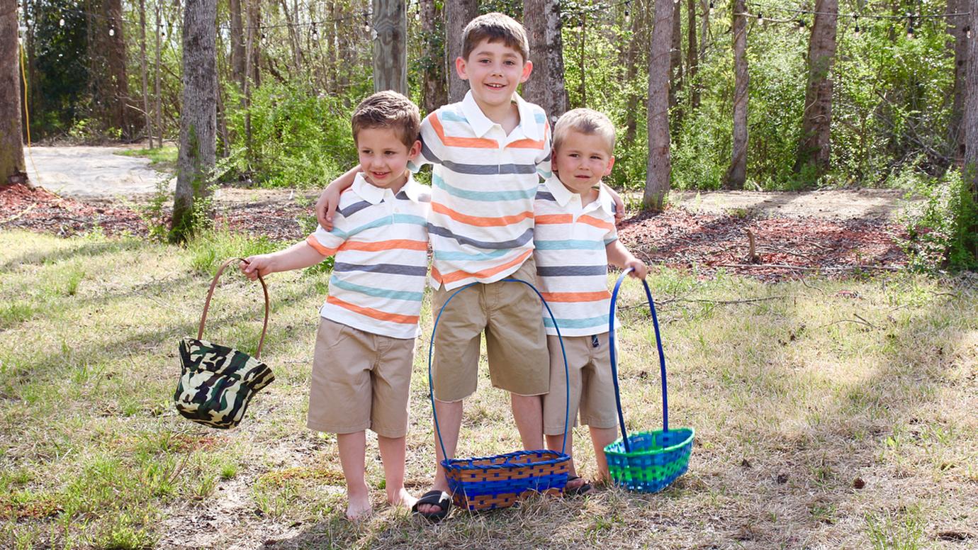 Jenelle Evans and David Eason's kids pose for a photo.