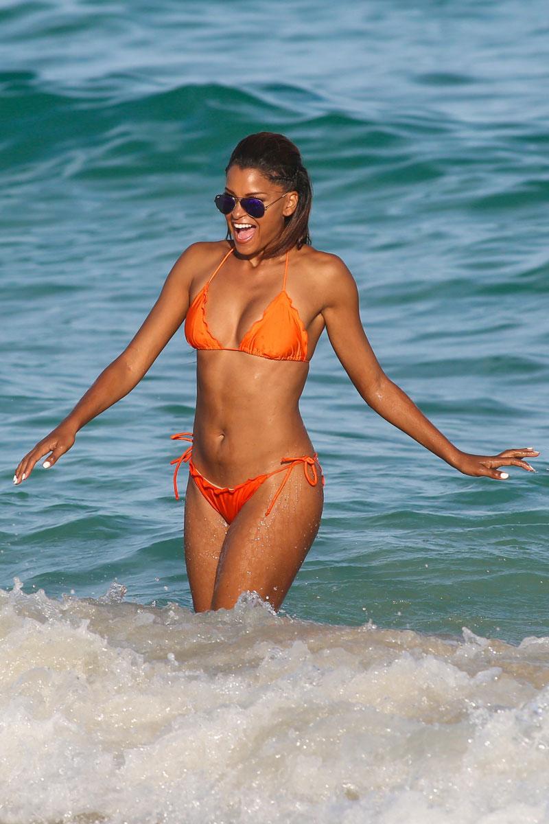 Claudia Jordan Bikini Photos New Years