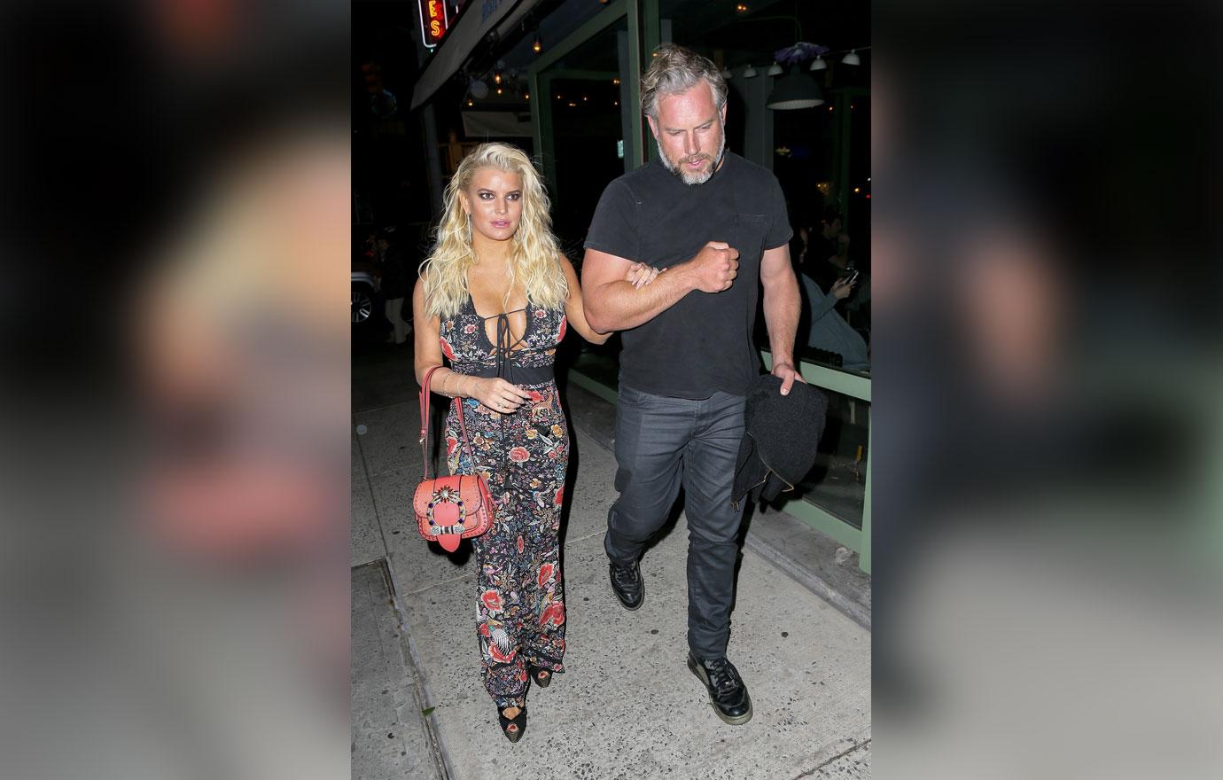 //jessica simpson boobs dress eric johnson