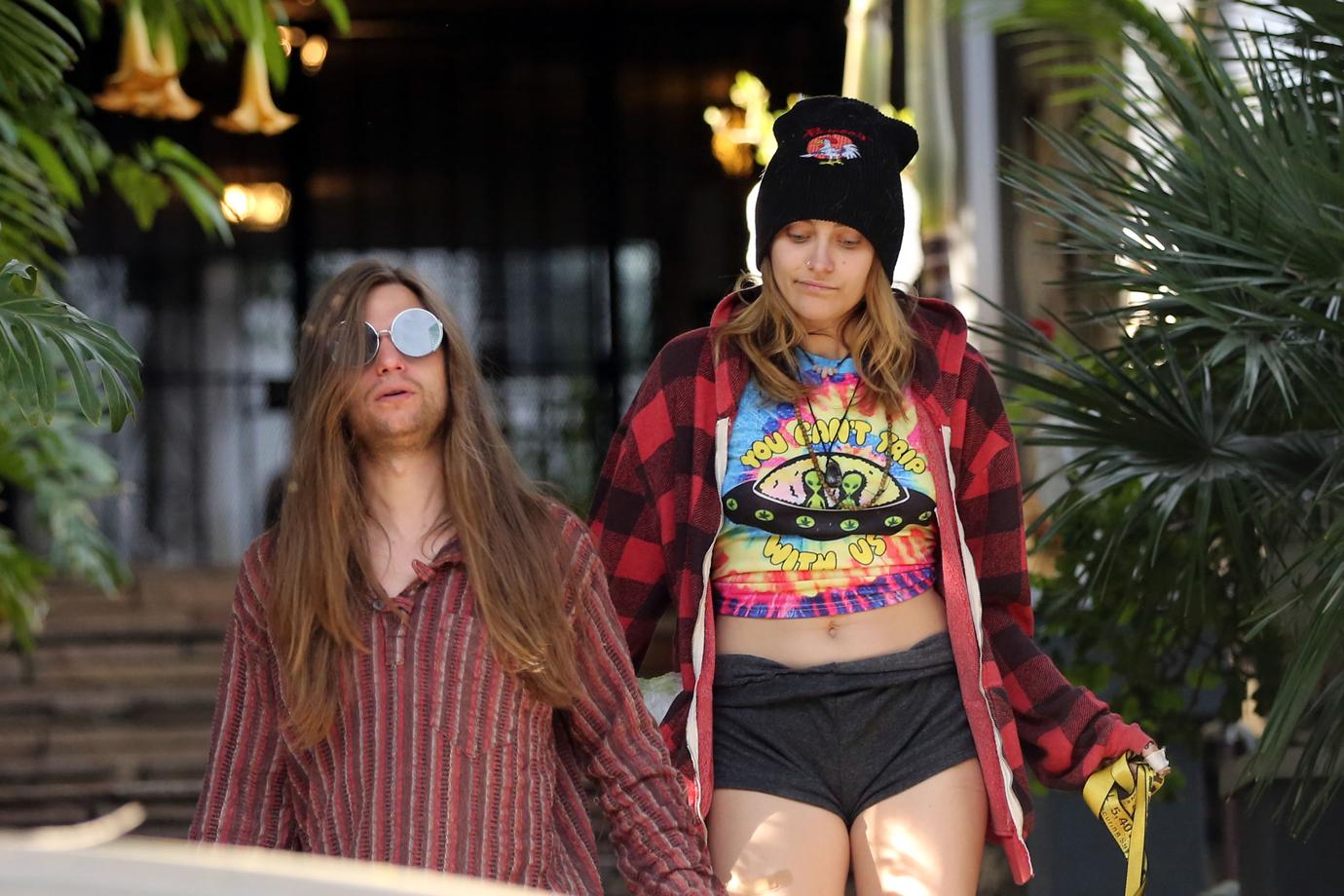 Paris Jackson And Beau Walk Dog After Her Suicide Attempt