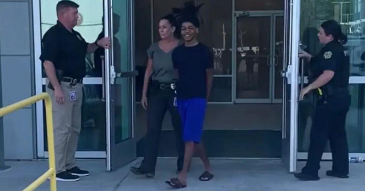 Grinning Florida Teen Accused of Killing 2 in Drive-By Shooting - Vimarsana News