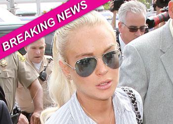 //lohan_breaking_news_ _splashnews