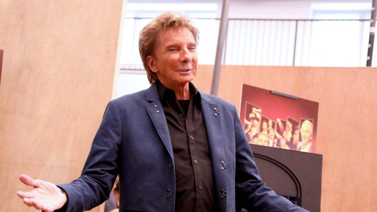 A photo of Barry Manilow