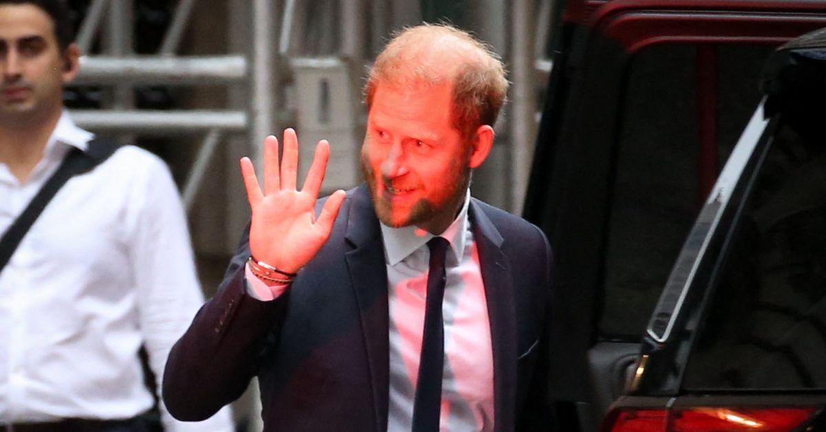 prince harry waving