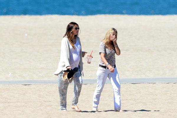 Jessica Biel Pregnant Beach Walk