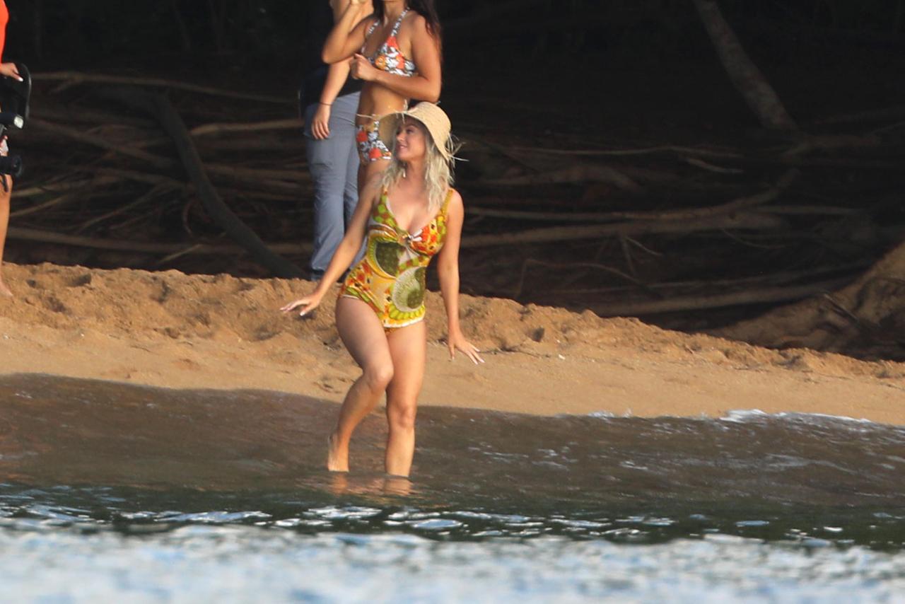 Katy Perry Stuns In Sexy Swimsuit On Set Of New Music Video 