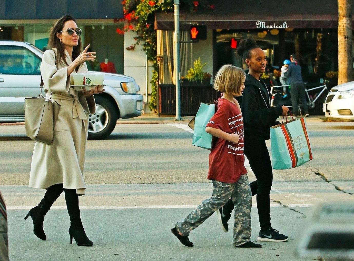 Angelina Jolie Daughters Shopping