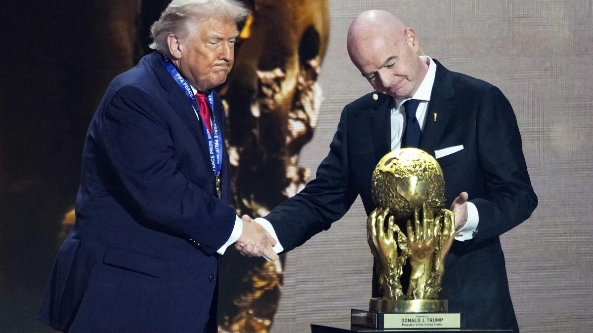 Photo of Donald Trump and Gianni Infantino
