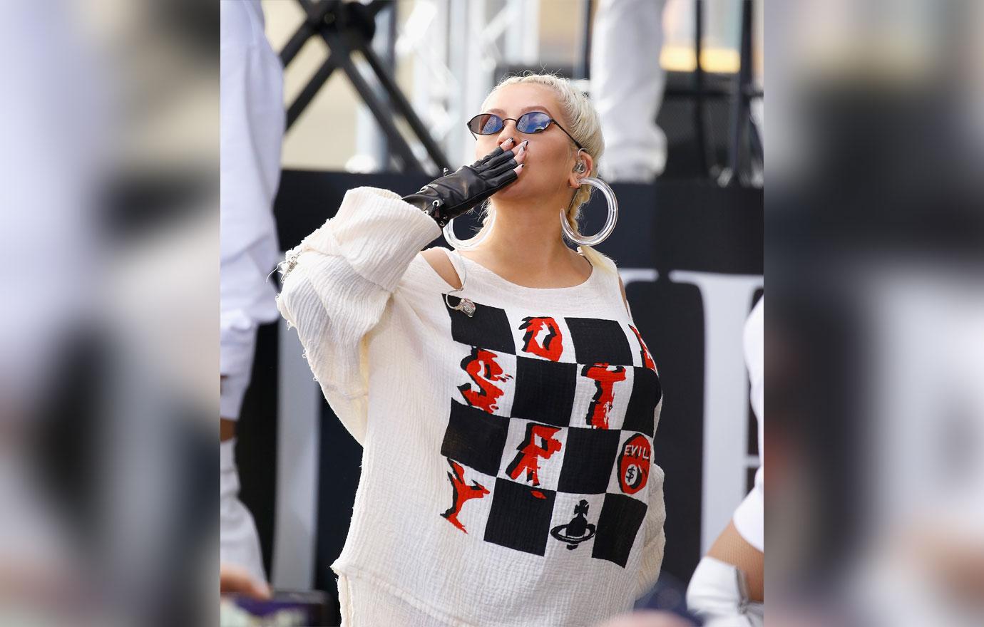 Christina Aguilera Looks Curvy In Today Show Appearance