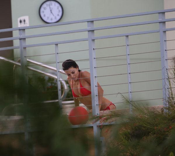 //eva longoria red bikini